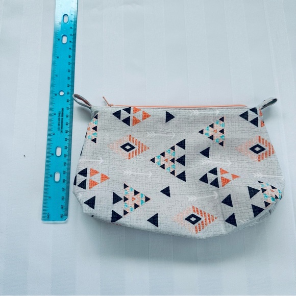Geometric Patterned Pouch Set - Picture 8 of 8